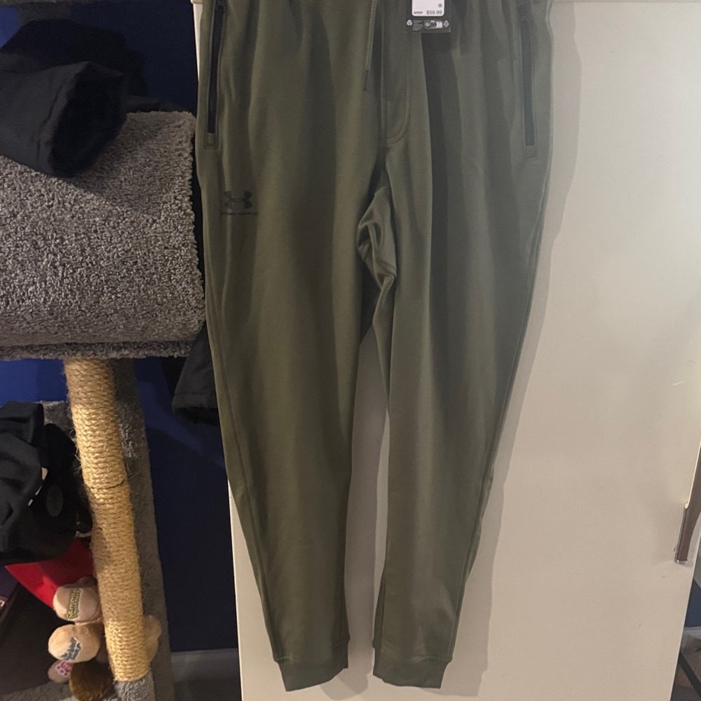 Under Armour Green Joggers with Zippered Pockets - Picture 3 of 5